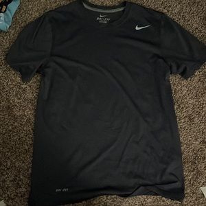 men’s dark grey nike dri-fit shirt